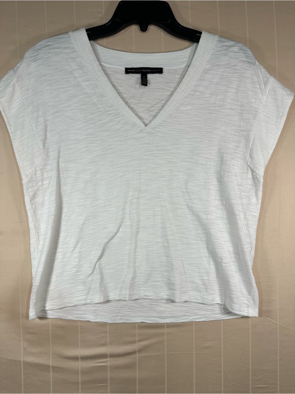 White House Black Market White Slub Knit V-Neck Tee Top Winter 2021 Size M
